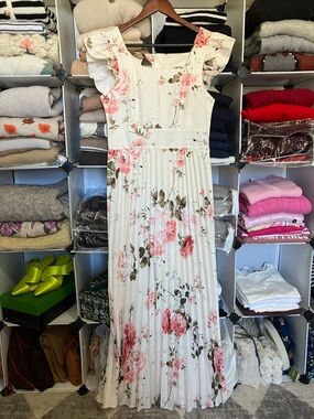 NWOT Floral Maxi Dress